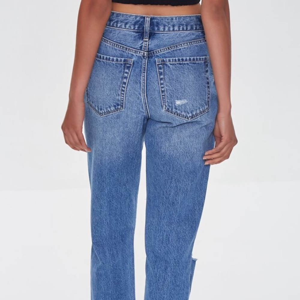 Distressed Mom jeans - Picture 4 of 5